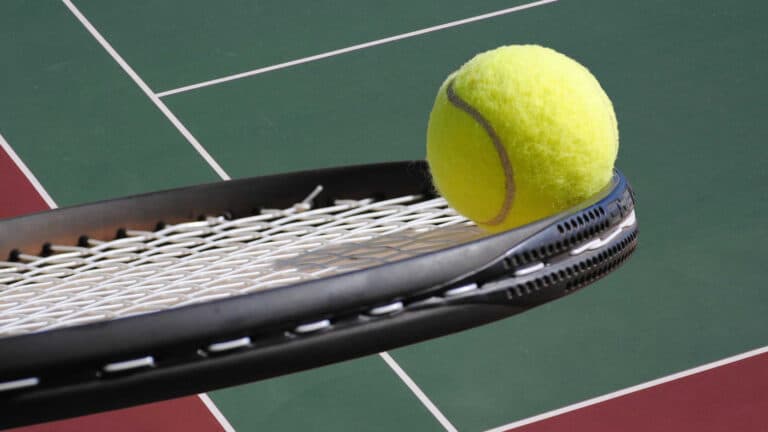 Como escolher o peso da raquete de Tênis?